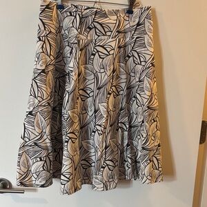 Metro Wear Black and White Leaf Pattern Midi Skirt